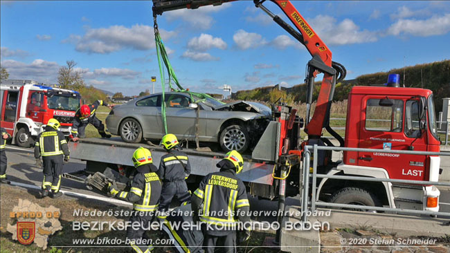 20201105 Verkehrsunfall in der Auffahrtsrampe der Autobahnanschlussstelle Kottingbrunn Richtung Wien Foto: © Stefan Schneider BFK BADEN 20201105 Verkehrsunfall in der Auffahrtsrampe der Autobahnanschlussstelle Kottingbrunn Richtung Wien Foto: © Stefan Schneider BFK BADEN