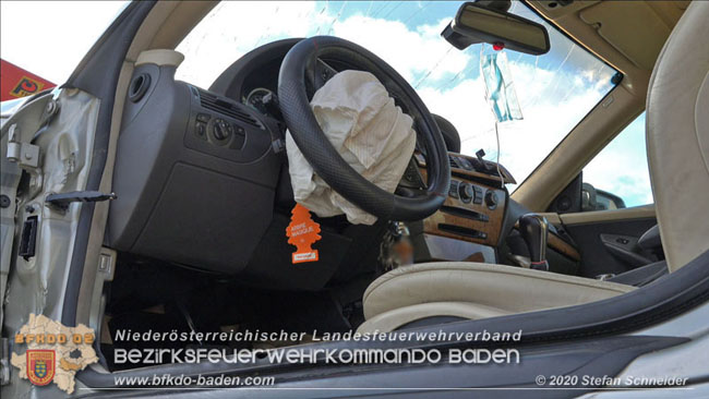 20201105 Verkehrsunfall in der Auffahrtsrampe der Autobahnanschlussstelle Kottingbrunn Richtung Wien Foto: © Stefan Schneider BFK BADEN 20201105 Verkehrsunfall in der Auffahrtsrampe der Autobahnanschlussstelle Kottingbrunn Richtung Wien Foto: © Stefan Schneider BFK BADEN