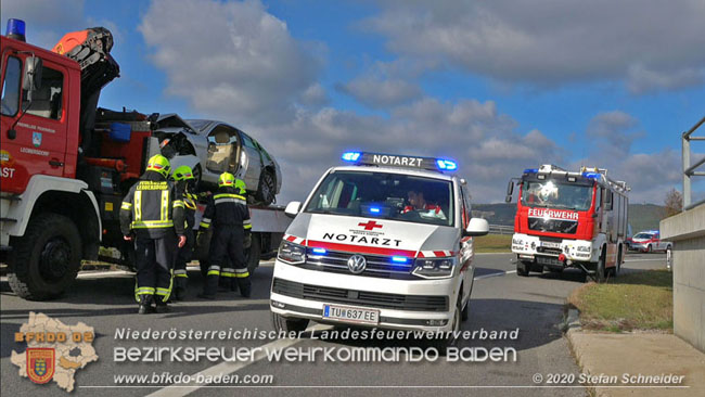 20201105 Verkehrsunfall in der Auffahrtsrampe der Autobahnanschlussstelle Kottingbrunn Richtung Wien Foto: © Stefan Schneider BFK BADEN 20201105 Verkehrsunfall in der Auffahrtsrampe der Autobahnanschlussstelle Kottingbrunn Richtung Wien Foto: © Stefan Schneider BFK BADEN