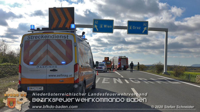 20201105 Verkehrsunfall in der Auffahrtsrampe der Autobahnanschlussstelle Kottingbrunn Richtung Wien Foto: © Stefan Schneider BFK BADEN 20201105 Verkehrsunfall in der Auffahrtsrampe der Autobahnanschlussstelle Kottingbrunn Richtung Wien Foto: © Stefan Schneider BFK BADEN