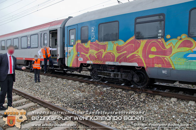 20201112 Brandverdacht bei Eurocity-Zug am Frachtenbahnhof Baden Fotos: © Freiwillige Feuerwehr Baden-Stadt / Roman Van de Castell 20201112 Brandverdacht bei Eurocity-Zug am Frachtenbahnhof Baden Fotos: © Freiwillige Feuerwehr Baden-Stadt / Roman Van de Castell