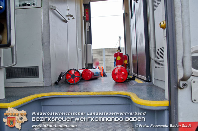 20201112 Brandverdacht bei Eurocity-Zug am Frachtenbahnhof Baden Fotos: © Freiwillige Feuerwehr Baden-Stadt / Roman Van de Castell 20201112 Brandverdacht bei Eurocity-Zug am Frachtenbahnhof Baden Fotos: © Freiwillige Feuerwehr Baden-Stadt / Roman Van de Castell