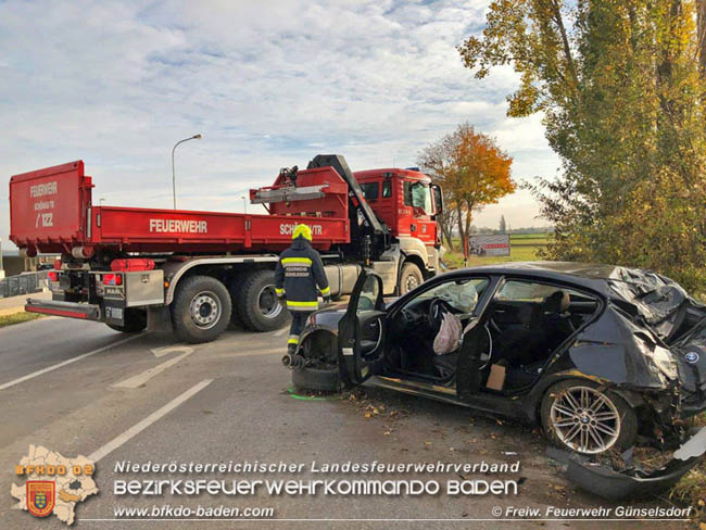 20201114 Verkehrsunfall auf der LB17 in Günselsdorf  Foto: © Christopher Neumayer FF Günselsdorf 