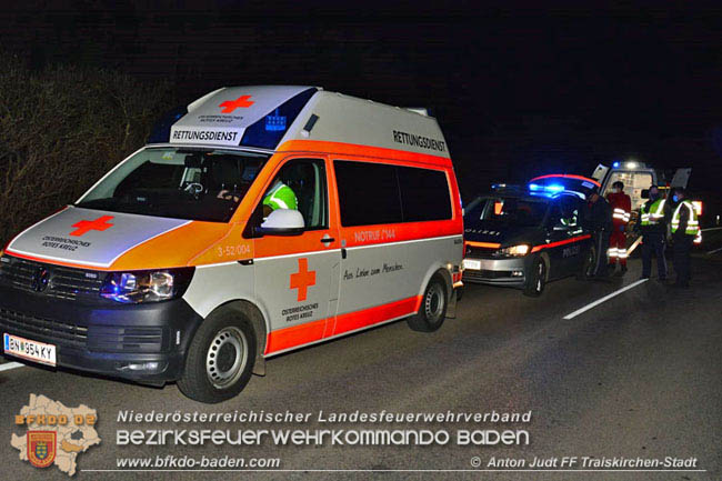 20201117 Verkehrsunfall auf der L157 Umfahrung Oeynhausen  Foto: © Anton Judt FF Traiskirchen-Stadt 