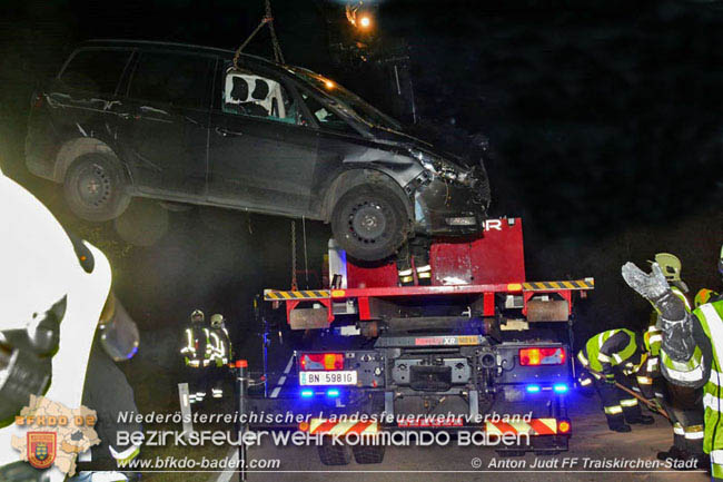 0201117 Verkehrsunfall auf der L157 Umfahrung Oeynhausen  Foto: © Anton Judt FF Traiskirchen-Stadt 