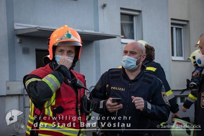20201118 Wohnungsbrand in Bad Voeslau  Foto: © Janine Schrahboeck FF Stadt Bad Voeslau 