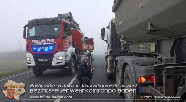 20201124 Schwerer Verkehrsunfall auf der LB17 zwischen Teesdorf und Günselsdorf  Foto: © Stefan Schneider BFKDO Baden