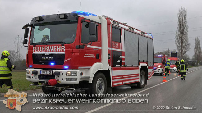 20201126 Schwerer Verkehrsunfall auf der LB210 im Freilandgebiet Traiskirchen-Tribuswinkel   Foto: © Stefan Schneider BFKDO BADEN