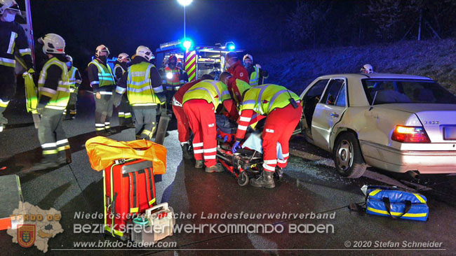 20201130 Verkehrsunfall auf der A2 Südautobahn Höhe Traiskirchen  Foto © Stefan Schneider BFK Baden