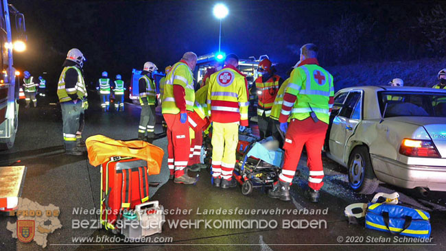 20201130 Verkehrsunfall auf der A2 Südautobahn Höhe Traiskirchen  Foto © Stefan Schneider BFK Baden