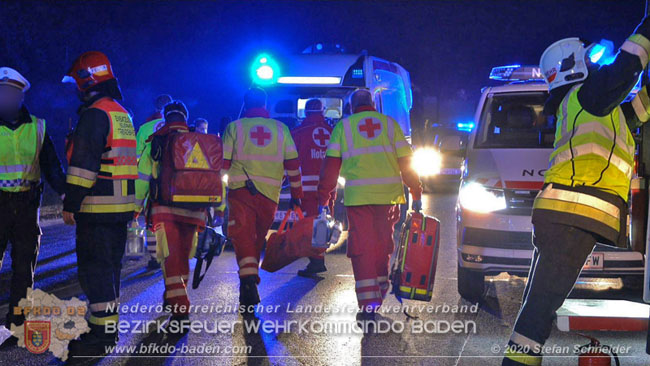 20201130 Verkehrsunfall auf der A2 Südautobahn Höhe Traiskirchen  Foto © Stefan Schneider BFK Baden