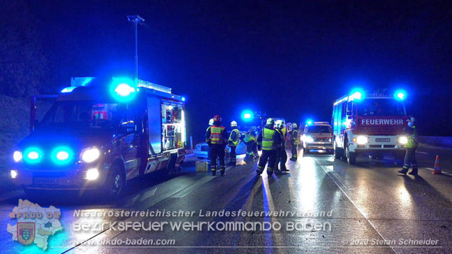 20201130 Verkehrsunfall auf der A2 Südautobahn Höhe Traiskirchen  Foto © Stefan Schneider BFK Baden