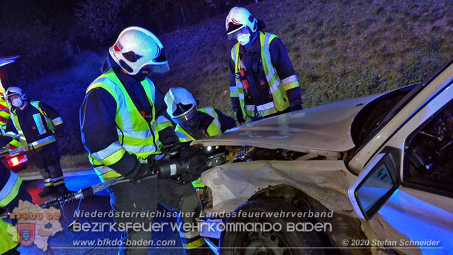 20201130 Verkehrsunfall auf der A2 Südautobahn Höhe Traiskirchen  Foto © Stefan Schneider BFK Baden