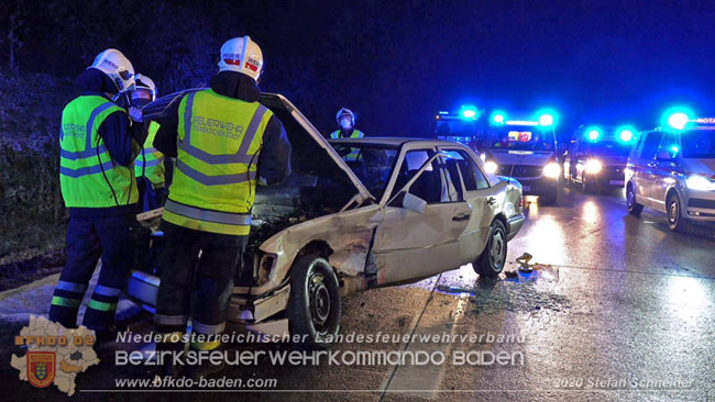 20201130 Verkehrsunfall auf der A2 Südautobahn Höhe Traiskirchen  Foto © Stefan Schneider BFK Baden