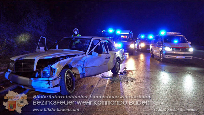 20201130 Verkehrsunfall auf der A2 Südautobahn Höhe Traiskirchen  Foto © Stefan Schneider BFK Baden