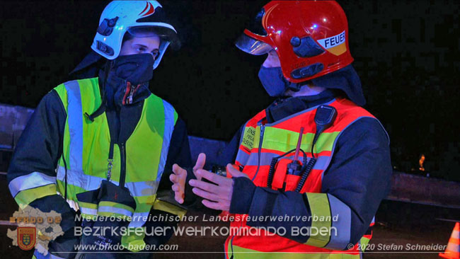 20201130 Verkehrsunfall auf der A2 Südautobahn Höhe Traiskirchen  Foto © Stefan Schneider BFK Baden