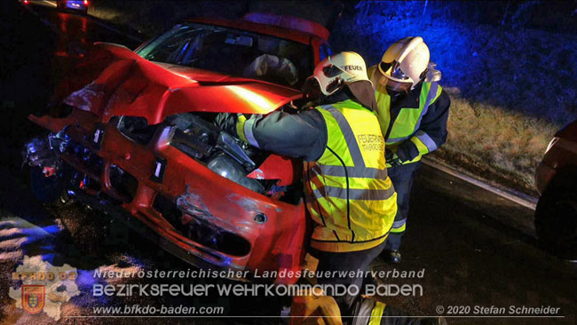 20201130 Verkehrsunfall auf der A2 Südautobahn Höhe Traiskirchen  Foto © Stefan Schneider BFK Baden