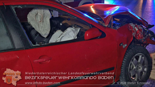20201130 Verkehrsunfall auf der A2 Südautobahn Höhe Traiskirchen  Foto © Stefan Schneider BFK Baden