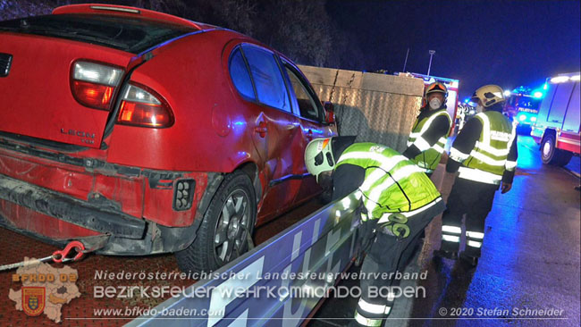 20201130 Verkehrsunfall auf der A2 Südautobahn Höhe Traiskirchen  Foto © Stefan Schneider BFK Baden