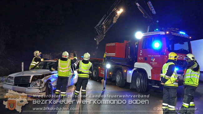 20201130 Verkehrsunfall auf der A2 Südautobahn Höhe Traiskirchen  Foto © Stefan Schneider BFK Baden