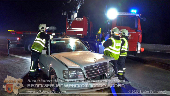 20201130 Verkehrsunfall auf der A2 Südautobahn Höhe Traiskirchen  Foto © Stefan Schneider BFK Baden