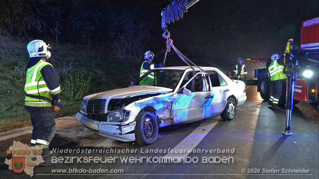 20201130 Verkehrsunfall auf der A2 Südautobahn Höhe Traiskirchen  Foto © Stefan Schneider BFK Baden