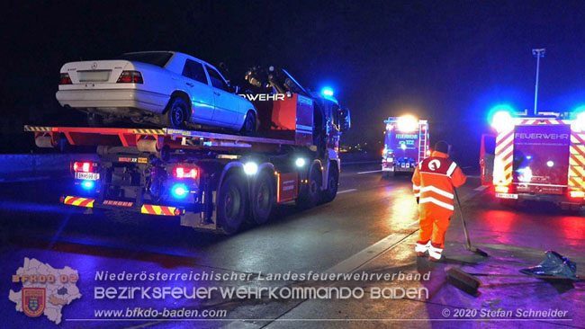 20201130 Verkehrsunfall auf der A2 Südautobahn Höhe Traiskirchen  Foto © Stefan Schneider BFK Baden