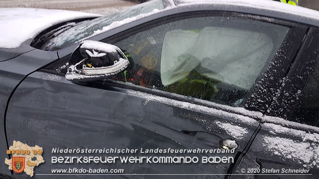 20201203 Verkehrsunfall Einöde Pfaffstätten  Foto: © Stefan Schneider BFKDO BADEN