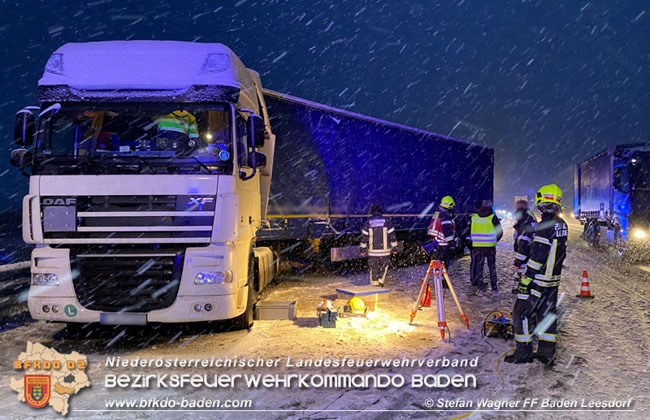 20201203 Verkehrsunfall A2 zwischen Baden und Bad Vöslau  Foto: © Stefan Wagner/Freiwillige Feuerwehr Baden-Leesdorf