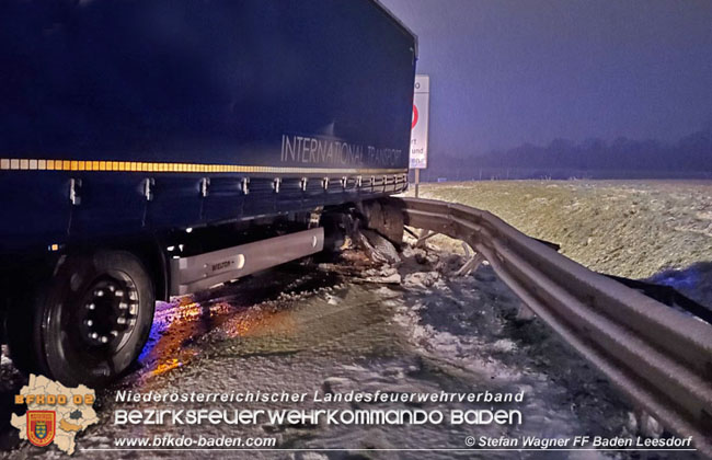 20201203 Verkehrsunfall A2 zwischen Baden und Bad Vöslau  Foto: © Stefan Wagner/Freiwillige Feuerwehr Baden-Leesdorf