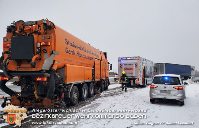 20201203 Verkehrsunfall A2 zwischen Baden und Bad Vöslau  Foto: © Stefan Wagner/Freiwillige Feuerwehr Baden-Leesdorf