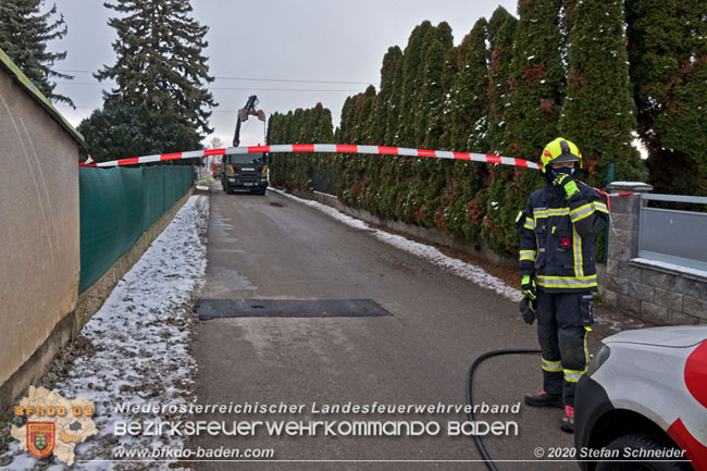 20201204 Sperre der Pottendorfer Linie nach Unfall mit Lkw in Mitterndorf/Fischa  Foto: © Stefan Schneider BFKDO BADEN