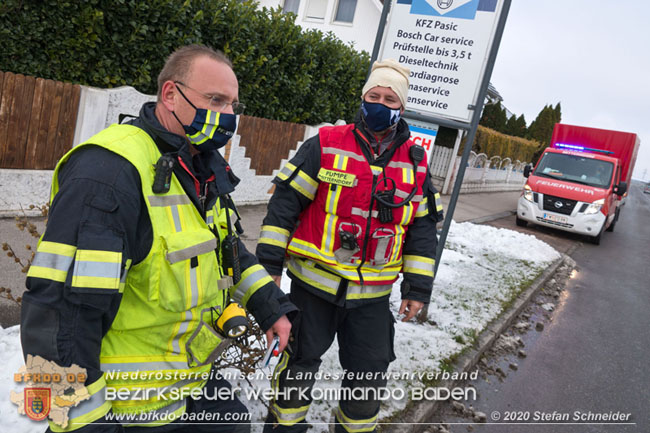 20201204 Sperre der Pottendorfer Linie nach Unfall mit Lkw in Mitterndorf/Fischa  Foto: © Stefan Schneider BFKDO BADEN