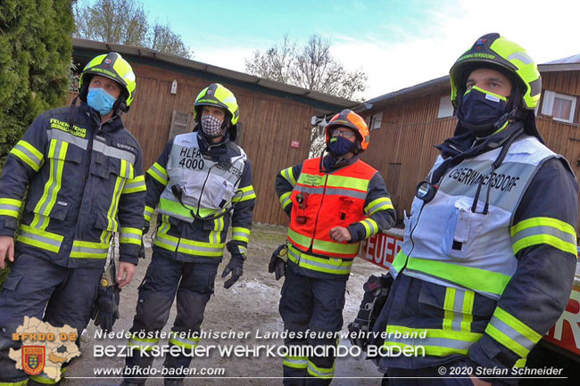 20201204 Pferd in misslicher Lage Oberwaltersdorf - Feuerwehr unterstützt Tierärztin  Foto: Stefan Schneider BFK BADEN