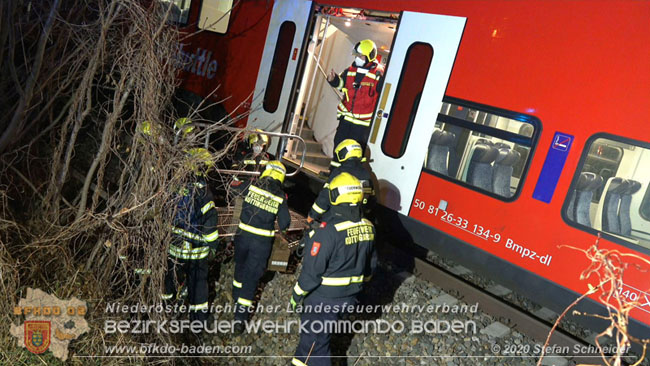 20201205 Unfall auf der Südbahnstrecke bei Kottingbrunn  Foto: © Stefan Schneider BFKDO BADEN
