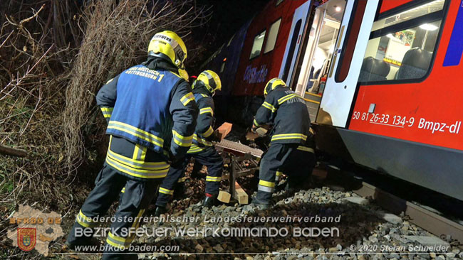 20201205 Unfall auf der Südbahnstrecke bei Kottingbrunn  Foto: © Stefan Schneider BFKDO BADEN