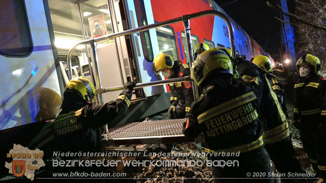 20201205 Unfall auf der Südbahnstrecke bei Kottingbrunn  Foto: © Stefan Schneider BFKDO BADEN