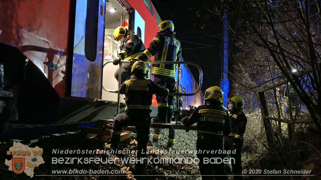 20201205 Unfall auf der Südbahnstrecke bei Kottingbrunn  Foto: © Stefan Schneider BFKDO BADEN
