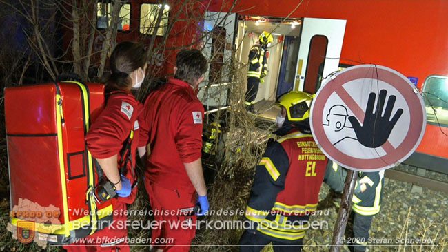 20201205 Unfall auf der Südbahnstrecke bei Kottingbrunn  Foto: © Stefan Schneider BFKDO BADEN