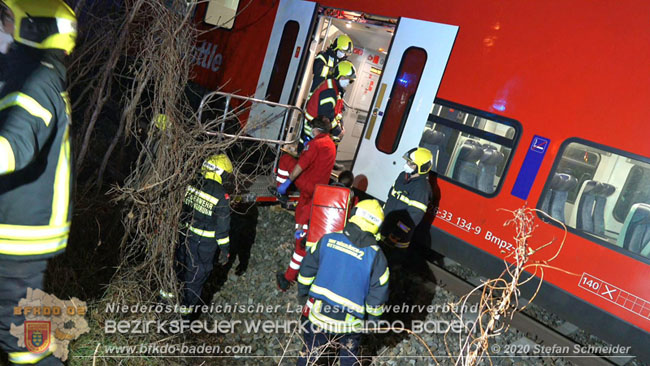 20201205 Unfall auf der Südbahnstrecke bei Kottingbrunn  Foto: © Stefan Schneider BFKDO BADEN