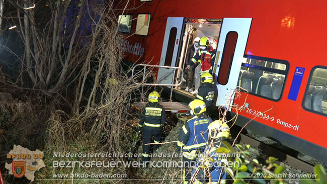 20201205 Unfall auf der Südbahnstrecke bei Kottingbrunn  Foto: © Stefan Schneider BFKDO BADEN