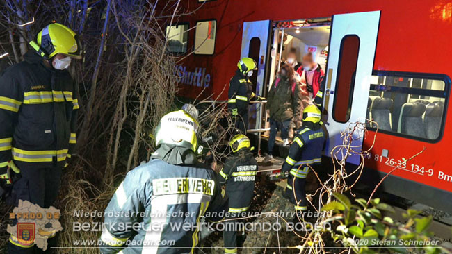 20201205 Unfall auf der Südbahnstrecke bei Kottingbrunn  Foto: © Stefan Schneider BFKDO BADEN