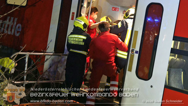 20201205 Unfall auf der Südbahnstrecke bei Kottingbrunn  Foto: © Stefan Schneider BFKDO BADEN