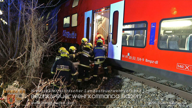 20201205 Unfall auf der Südbahnstrecke bei Kottingbrunn  Foto: © Stefan Schneider BFKDO BADEN
