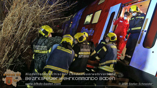 20201205 Unfall auf der Südbahnstrecke bei Kottingbrunn  Foto: © Stefan Schneider BFKDO BADEN