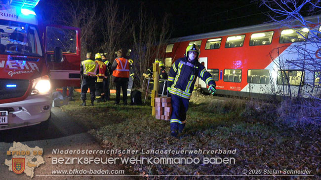 20201205 Unfall auf der Südbahnstrecke bei Kottingbrunn  Foto: © Stefan Schneider BFKDO BADEN