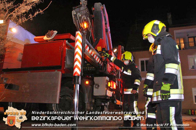 20201206 Verkehrsunfall in Pottenstein auf der LB18 Foto: © ASB Markus Hackl FF Pottenstein 20201206 Verkehrsunfall in Pottenstein auf der LB18 Foto: © ASB Markus Hackl FF Pottenstein