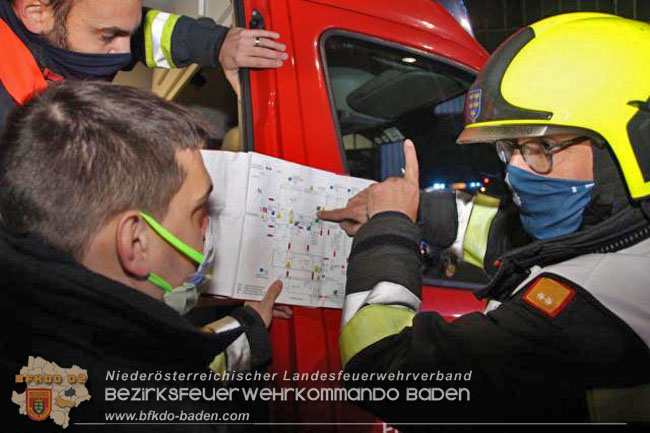 20201214 Dachstuhlbrand einer Fabrikshalle in Enzesfeld Foto: © FF Berndorf-Stadt 20201214 Dachstuhlbrand einer Fabrikshalle in Enzesfeld Foto: © FF Berndorf-Stadt