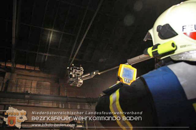 20201214 Dachstuhlbrand einer Fabrikshalle in Enzesfeld Foto: © FF Berndorf-Stadt 20201214 Dachstuhlbrand einer Fabrikshalle in Enzesfeld Foto: © FF Berndorf-Stadt