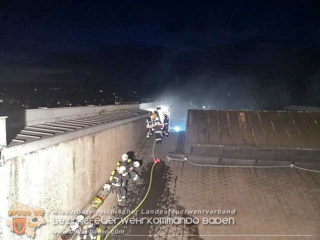20201214 Dachstuhlbrand einer Fabrikshalle in Enzesfeld Foto: © FF Berndorf-Stadt 20201214 Dachstuhlbrand einer Fabrikshalle in Enzesfeld Foto: © FF Berndorf-Stadt